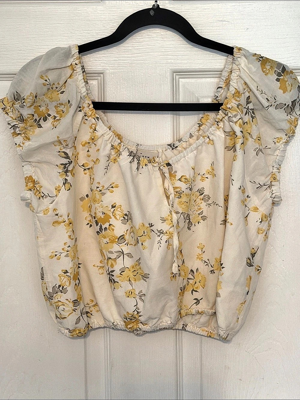 a new day Floral Crop Top in Cream & Yellow Size Medium